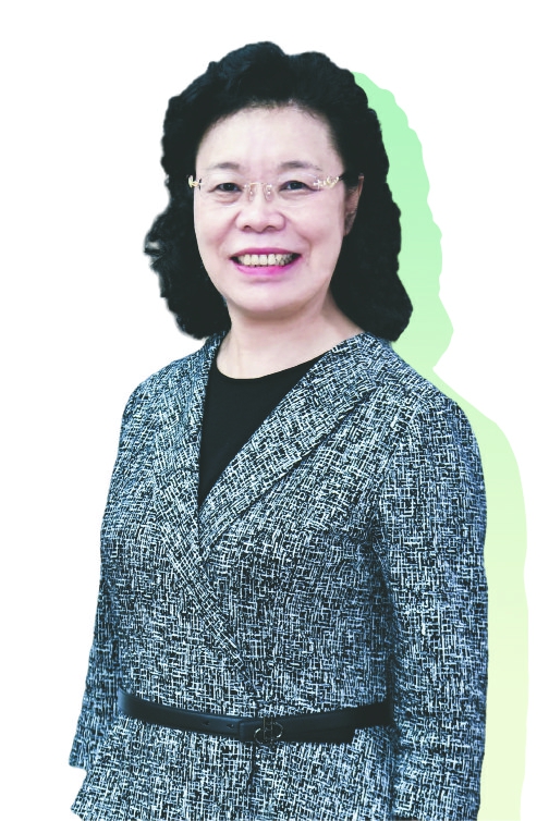 女人穿着黑色的衣服

中度可信度描述已自动生成