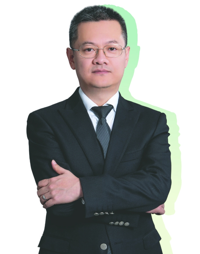 穿着西装笔挺的男子

描述已自动生成