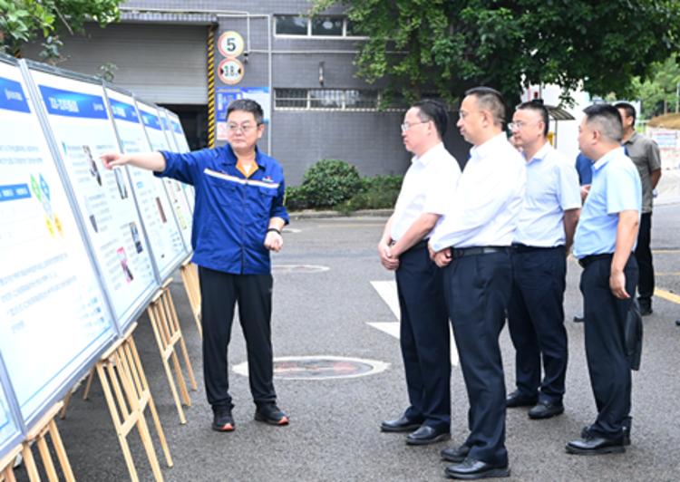 大渡口区区委书记张果、区长张涛调研宝特航研